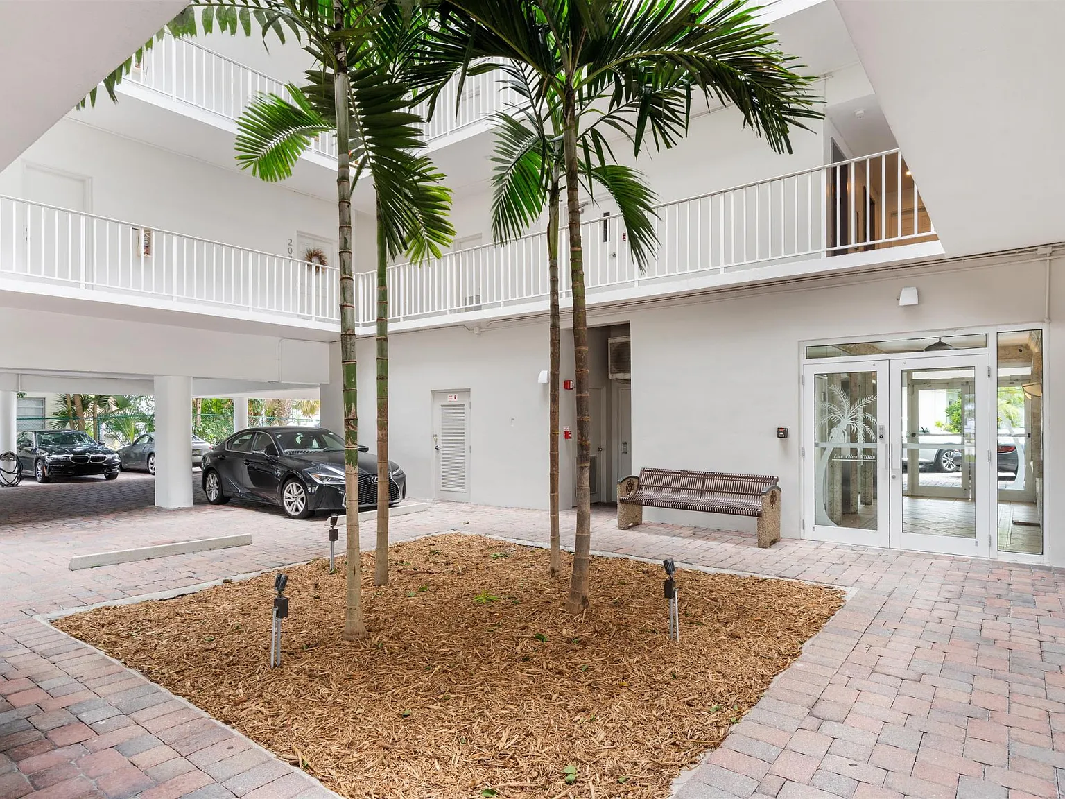 Las Olas Villas 